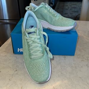 New Women’s Hoka Cavu 2 Size 7.5 Lichen and Sodalite Blue